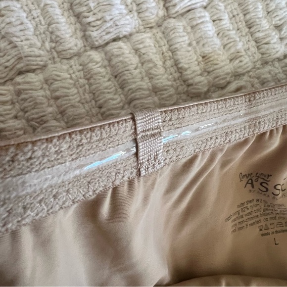 Assets by Spanx shaping  slip Size Large - Picture 6 of 8